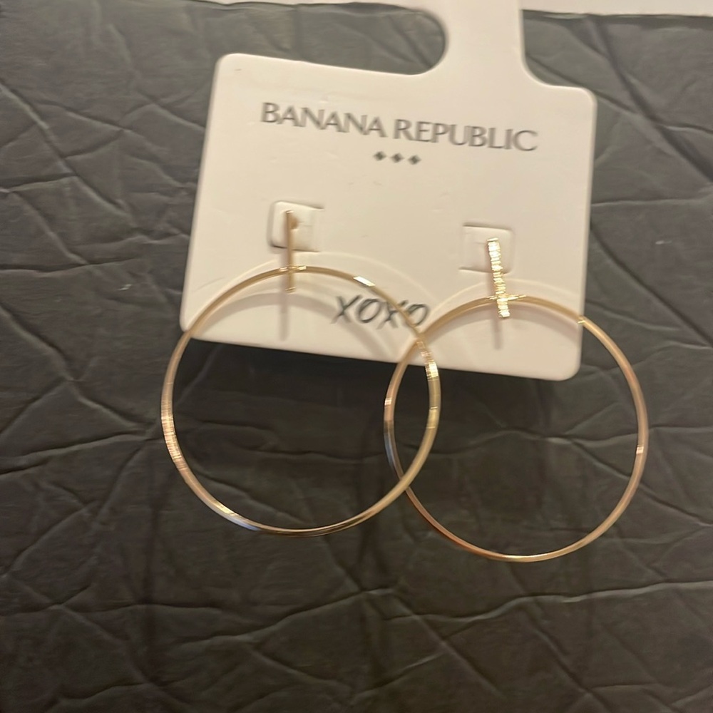 Godosa's Thin Gold Hoop Earrings for Women- Lightweight Gold Hoop Earrings